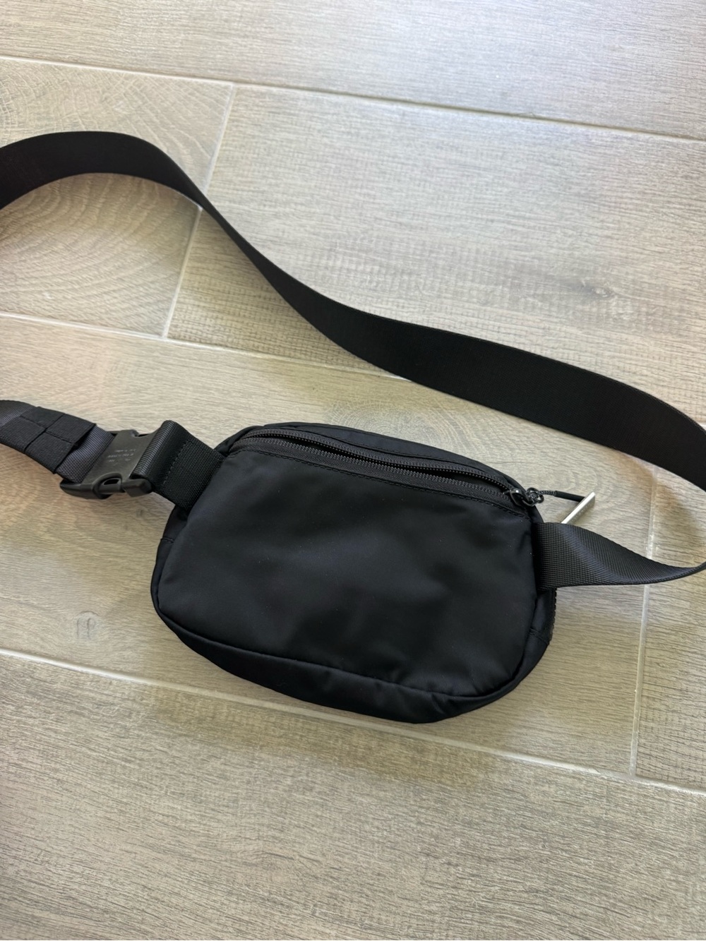 Lululemon Everywhere Belt Bag - Picture 2 of 2